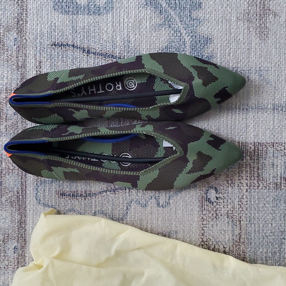 New Rothy' The Point Green Camo Flats Shoes Sz7.5 - Picture 3 of 10